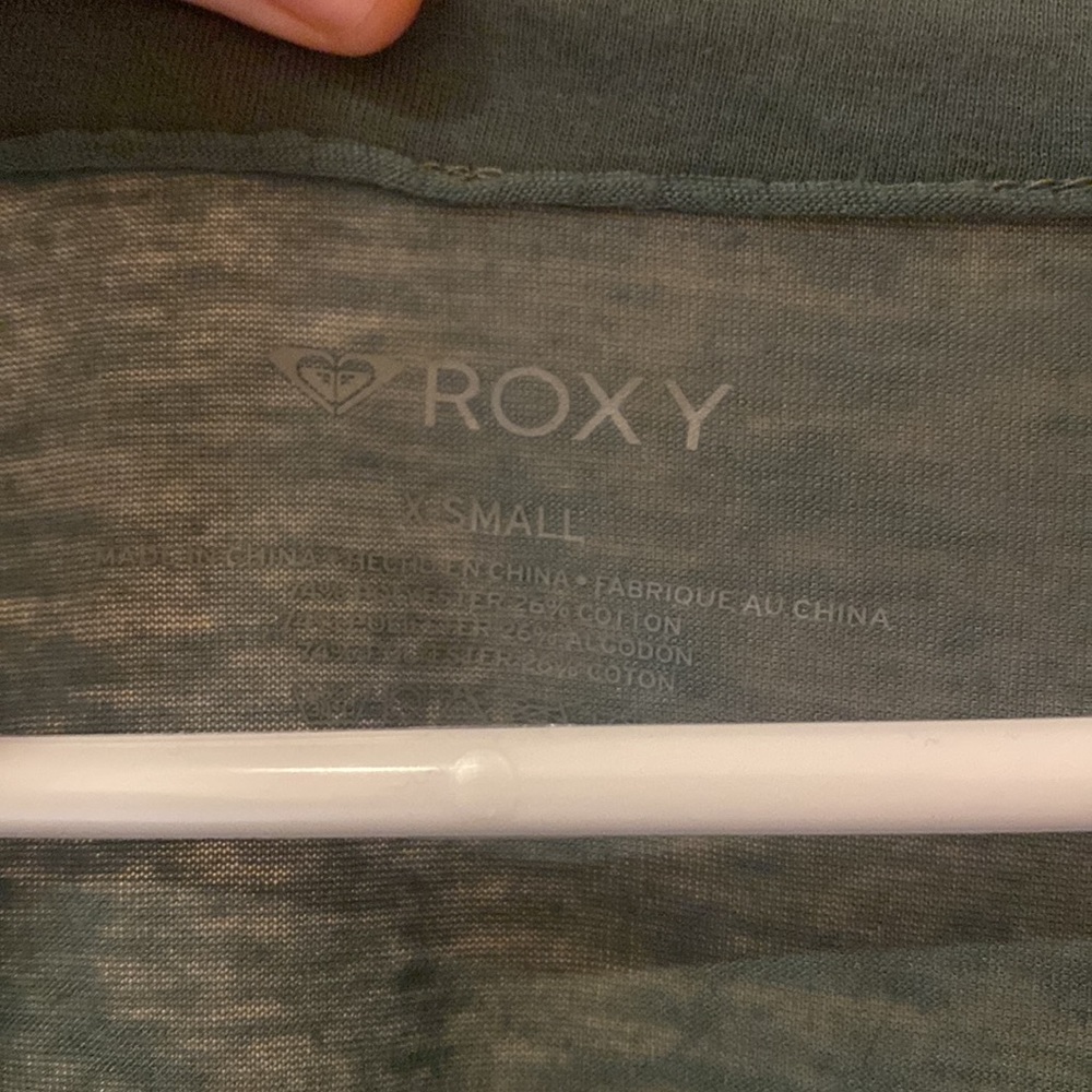 Sleeveless Roxy top - Picture 2 of 4